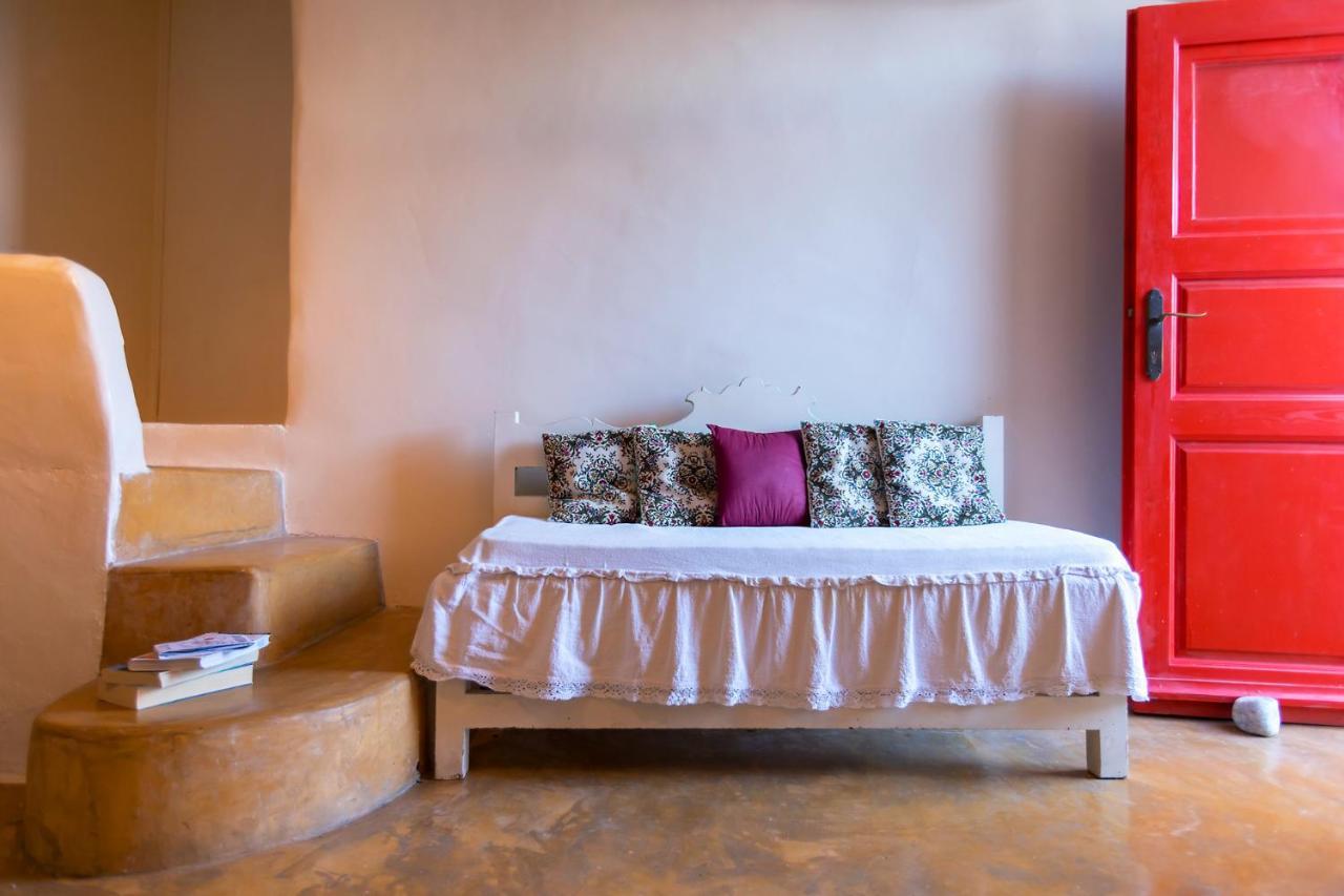 Hostel Caveland Karterados  Zewnętrze zdjęcie
