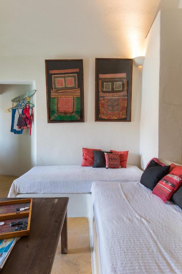 Hostel Caveland Karterados  Zewnętrze zdjęcie
