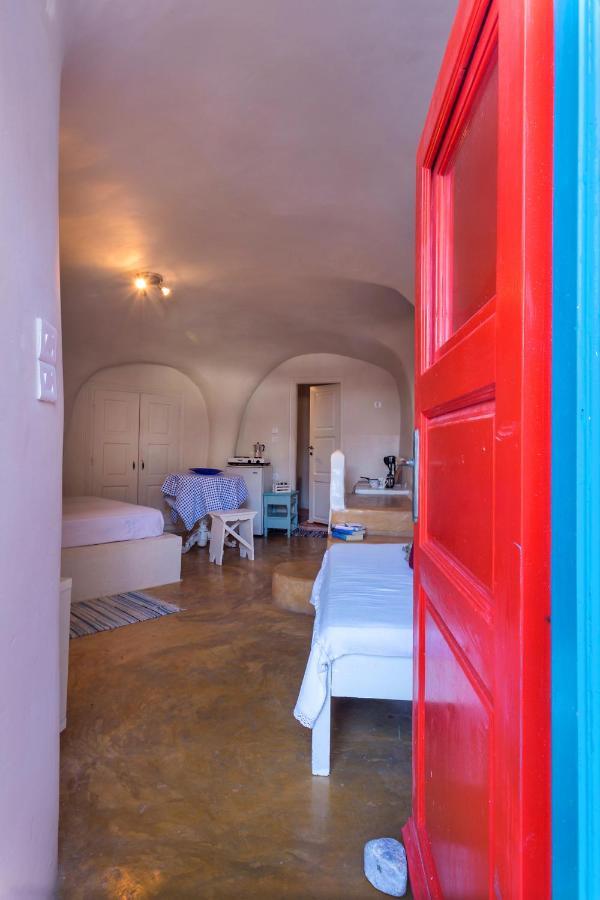 Hostel Caveland Karterados  Zewnętrze zdjęcie
