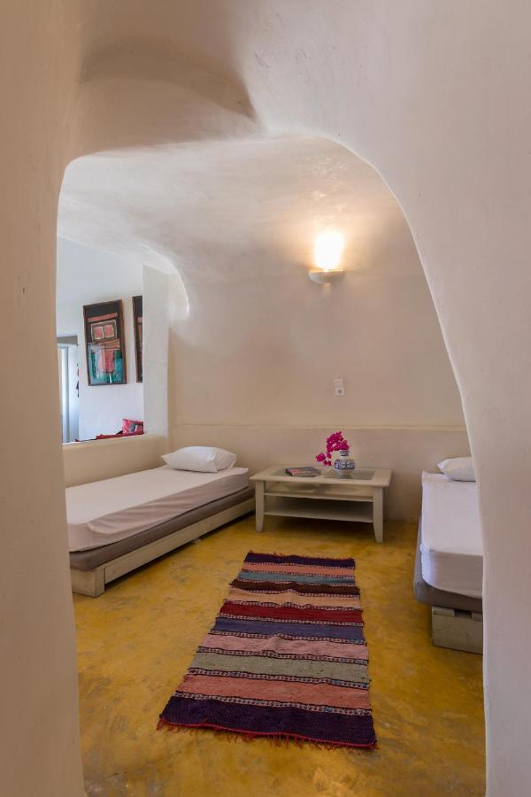 Hostel Caveland Karterados  Zewnętrze zdjęcie